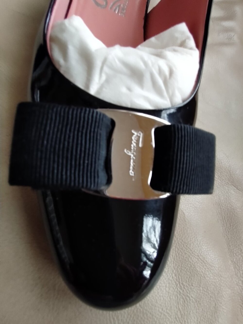 Ferragamo Black Patent Bow Slingback Kitten Heels, 8 1/2 B - Picture 4 of 13